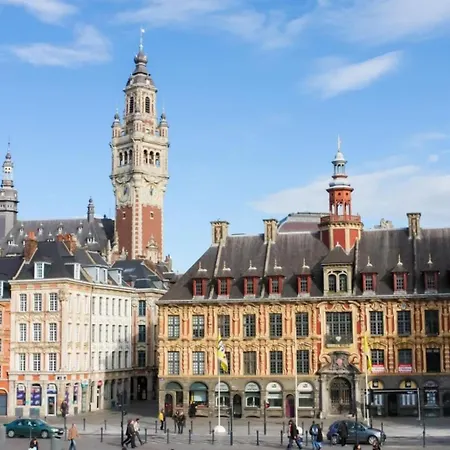 Design In Vaulted Cellar - Old Town דירה *