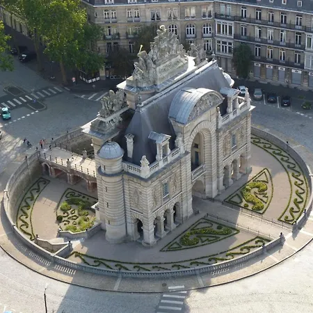 Design In Vaulted Cellar - Old Town דירה
