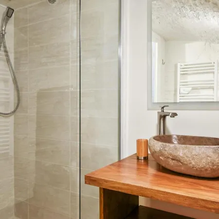Design In Vaulted Cellar - Old Town *